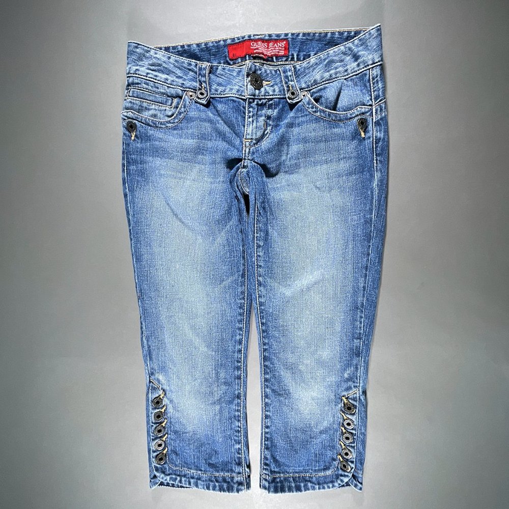 Guess Jeans Stretch Capris Buttons on the Legs Low Rise Flap Pockets  Size 27